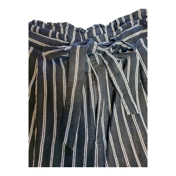 NWOT Black Shorts w/ White Stripes and Tie in Front - Size XXL - Picture 2 of 3